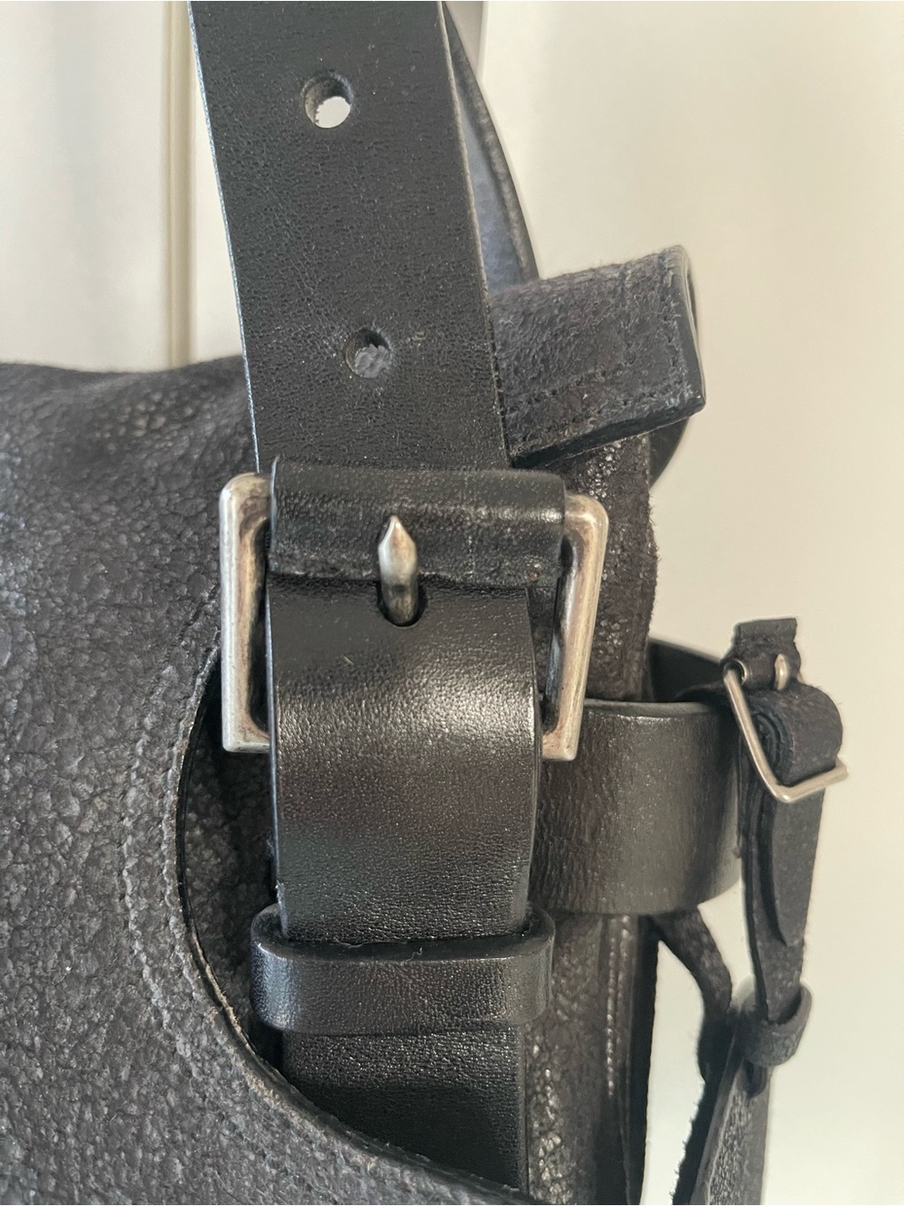 Balenciaga Black Distressed Leather Shoulder Bag Adjustable Strap Italy Rare - Picture 4 of 16